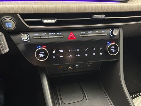 Certified 2025 Hyundai Sonata Limited FWD image 30
