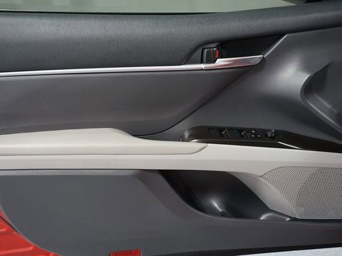 Used 2023 Toyota Camry LE image 27