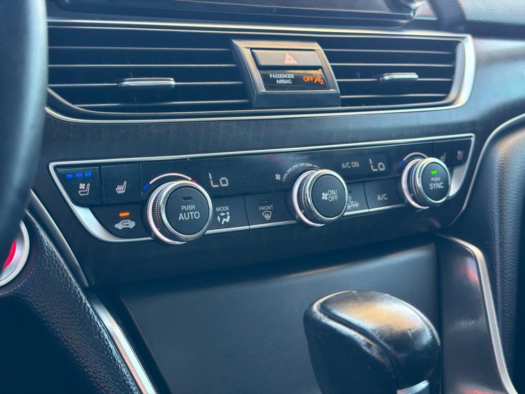 Used 2018 Honda Accord Touring image 34