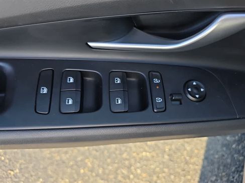 Used 2024 Hyundai Elantra SEL w/ Convenience Package FWD image 19