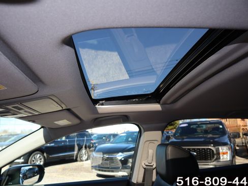 Used 2018 Honda CR-V Touring image 17