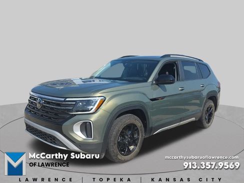 Used 2024 Volkswagen Atlas Peak Edition SEL AWD/4WD image 1