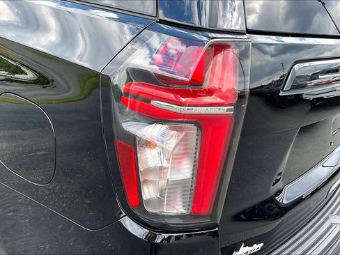 Used 2023 Chevrolet Tahoe RST w/ Luxury Package AWD/4WD image 25