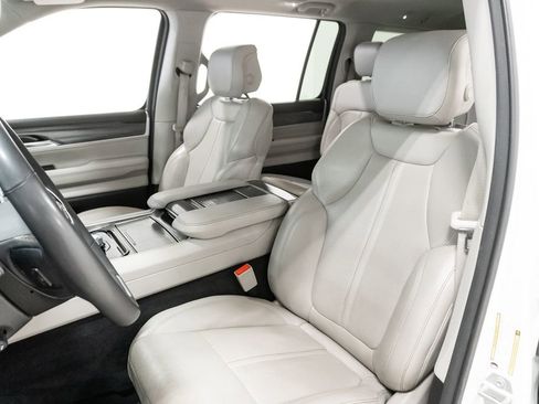 Used 2024 Jeep Wagoneer L Series II w/ Flexible Seating Group image 10