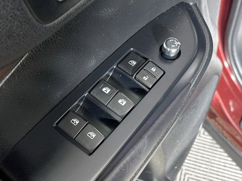 Used 2016 Toyota Highlander XLE AWD/4WD image 17