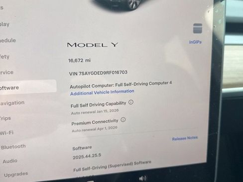 Used 2024 Tesla Model Y Long Range image 3