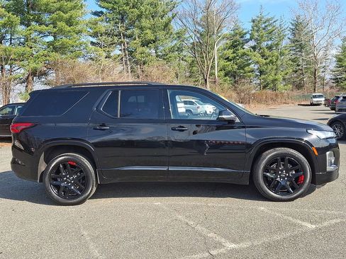 Certified 2023 Chevrolet Traverse Premier w/ Redline Edition AWD/4WD image 7