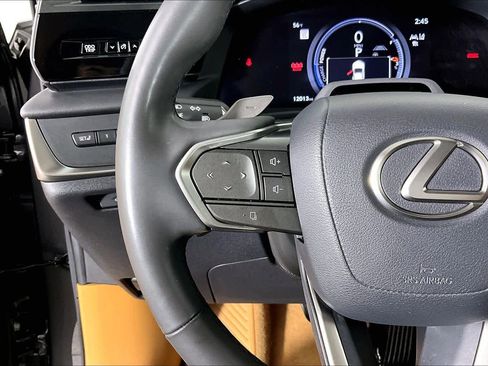 Used 2023 Lexus RZ 450e Premium image 22