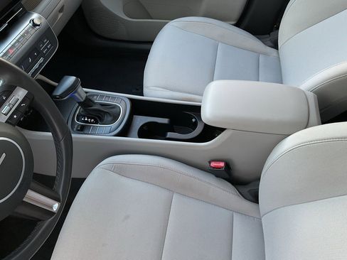 Used 2025 Hyundai Kona SEL image 35