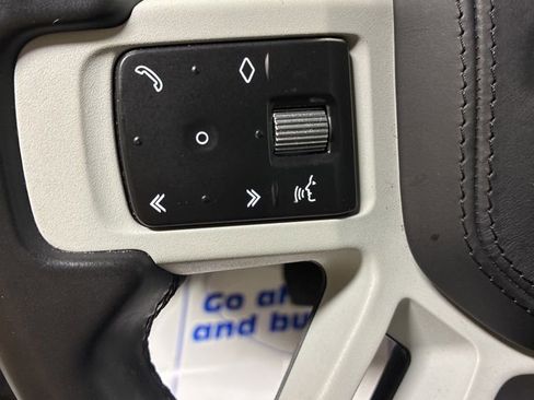 Used 2020 Land Rover Defender 110 SE AWD/4WD image 13
