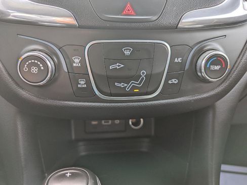 Certified 2020 Chevrolet Equinox LT image 17