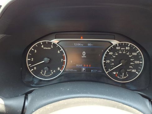 Used 2024 Nissan Altima 2.5 SV FWD image 21