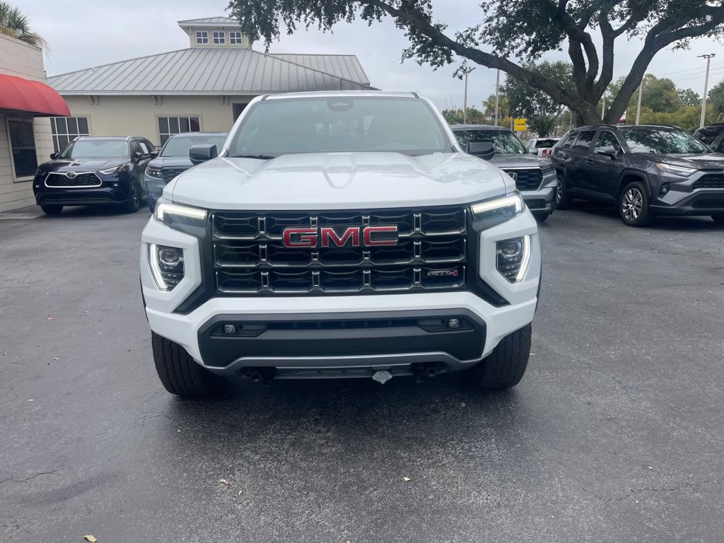 Used 2025 GMC Canyon AT4 w/ AT4 Premium Package AWD/4WD image 9