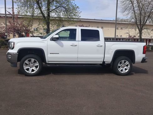 Used 2016 GMC Sierra 1500 SLE w/ SLE Value Package image 3