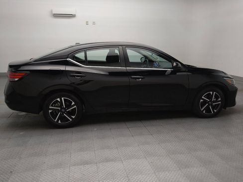Used 2025 Nissan Sentra SV FWD image 10