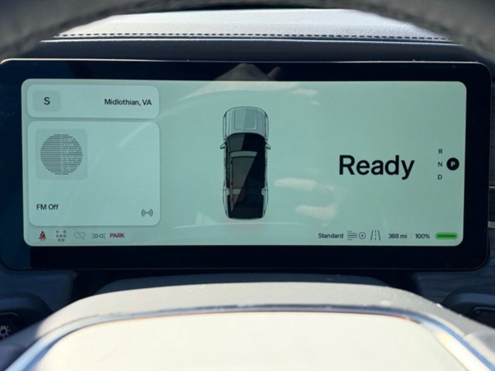 Used 2025 Rivian R1S Adventure Dual AWD/4WD image 29