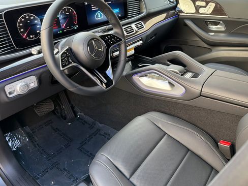 New 2026 Mercedes-Benz GLS 450 4MATIC image 9