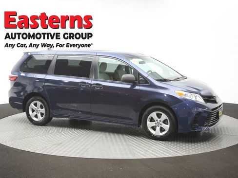Used 2019 Toyota Sienna L FWD image 46