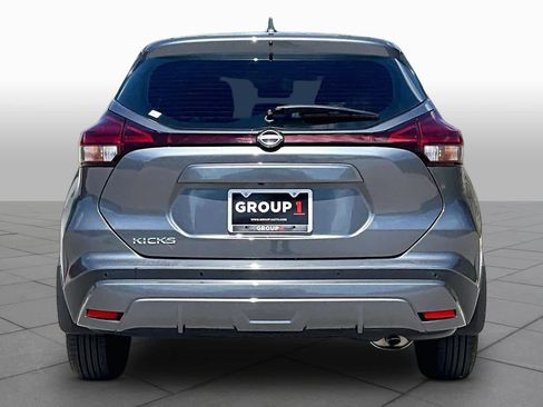 Used 2023 Nissan Kicks S FWD image 5