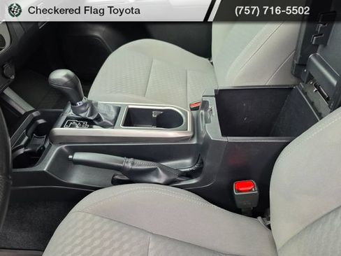 Used 2022 Toyota Tacoma SR5 AWD/4WD image 25