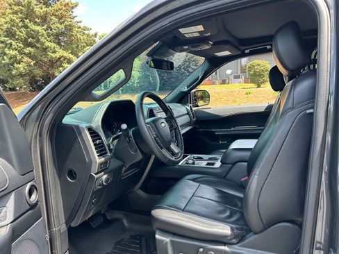 Used 2020 Ford Expedition XLT w/ Equipment Group 202A RWD image 40