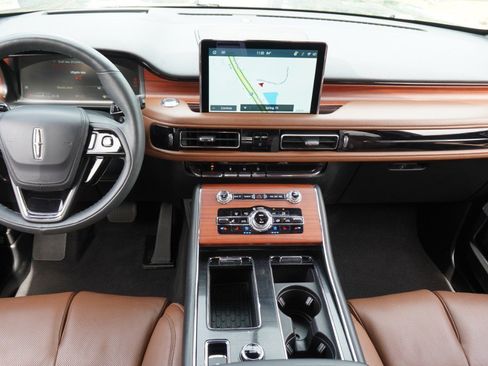 Used 2023 Lincoln Aviator Reserve w/ Equipment Group 201A AWD/4WD image 27
