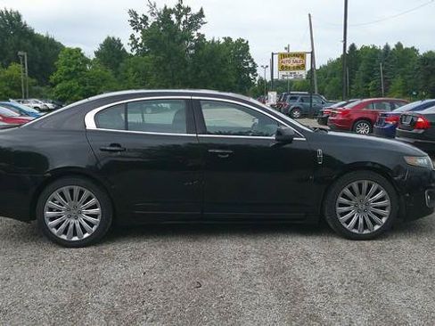 Used 2010 Lincoln MKS AWD image 3