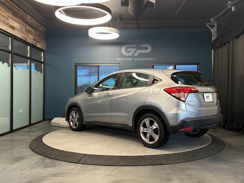 Used 2018 Honda HR-V LX image 5