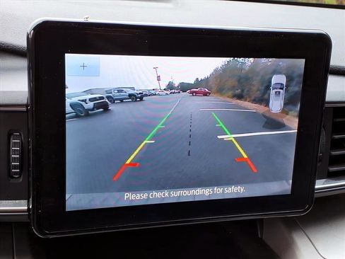 Used 2022 Ford Explorer XLT w/ Equipment Group 202A image 18