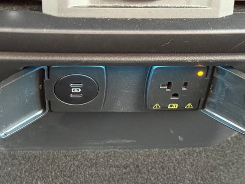 Used 2025 Ford F150 Raptor AWD/4WD image 18