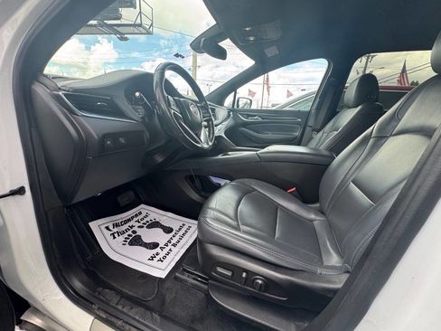 Used 2022 Buick Enclave Essence image 9