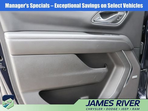 Used 2024 Chevrolet Suburban LT AWD/4WD image 18