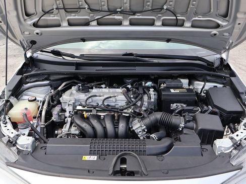 Used 2021 Toyota Corolla LE FWD image 17