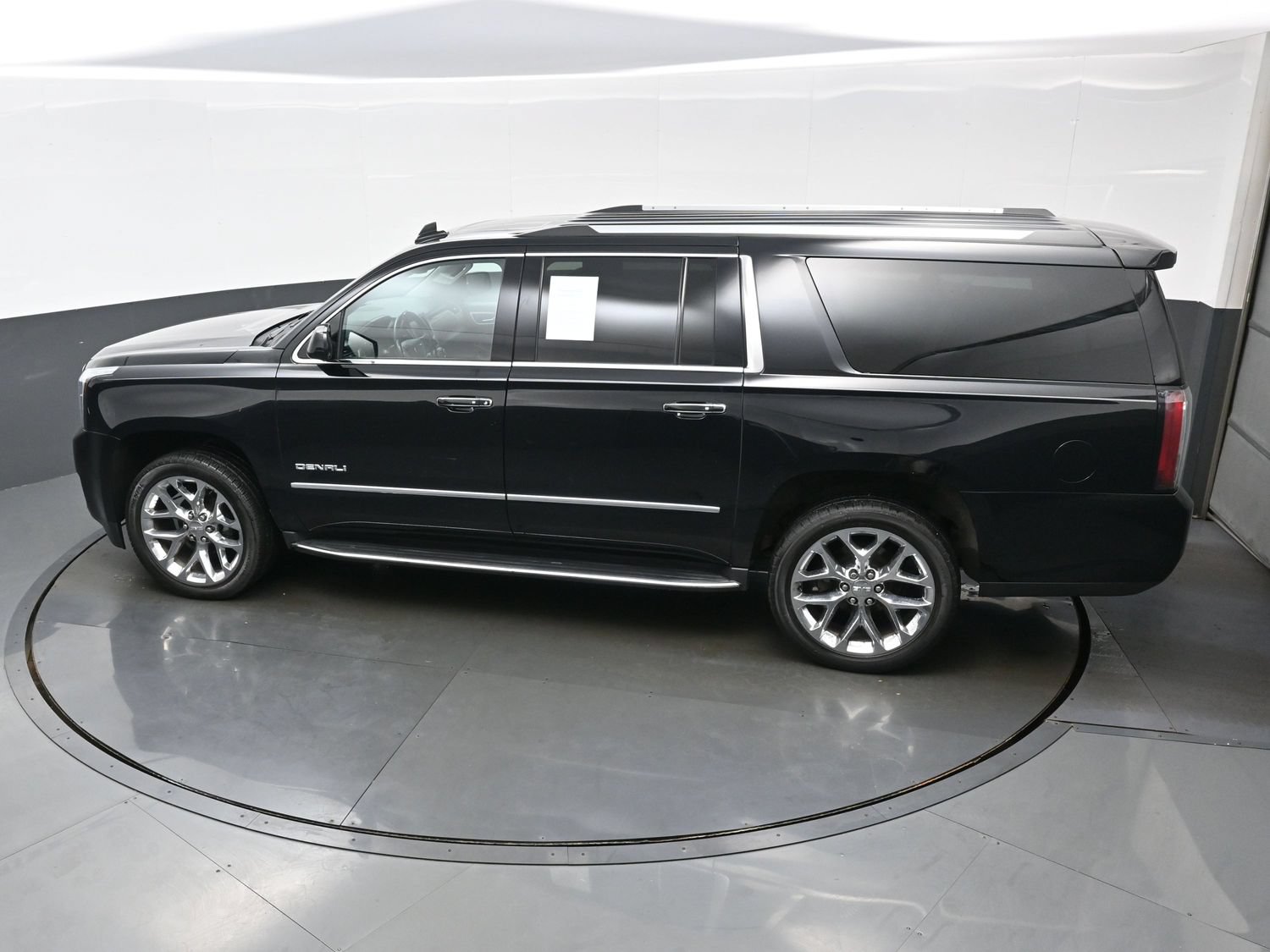 Used 2019 GMC Yukon XL Denali AWD/4WD image 40