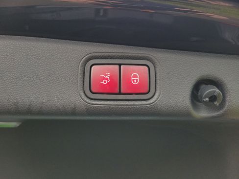 Certified 2022 Mercedes-Benz E 350 Sedan image 9