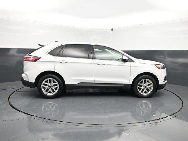 Used 2024 Ford Edge SEL AWD/4WD image 10