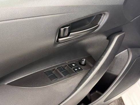 Used 2025 Toyota Corolla LE FWD image 14