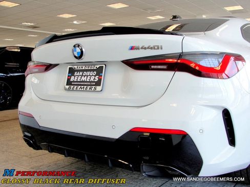 Used 2024 BMW M440i Coupe w/ Premium Package RWD image 15
