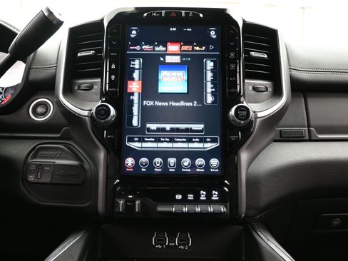 Used 2020 RAM 2500 Laramie w/ Night Edition image 16