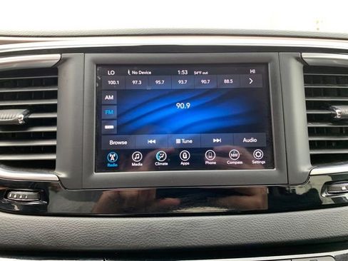 Used 2018 Chrysler Pacifica Touring Plus image 18
