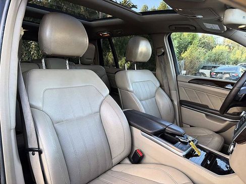 Used 2013 Mercedes-Benz GL 450 4MATIC image 25