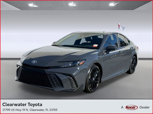 Certified 2025 Toyota Camry SE image 1