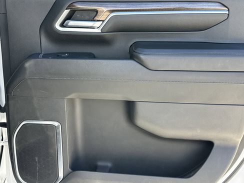 Used 2024 Chevrolet Silverado 2500 LT image 16