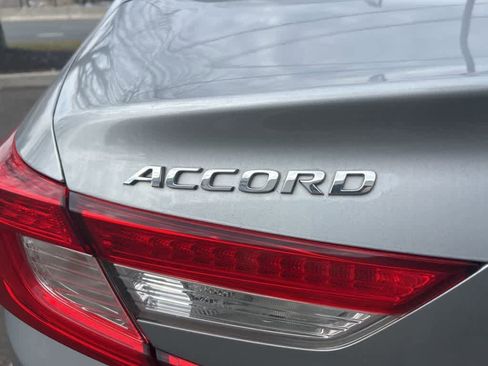 Used 2018 Honda Accord LX image 18