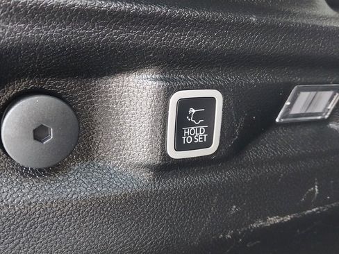 Used 2022 Jeep Grand Cherokee L Limited image 10