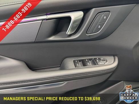 Certified 2025 Buick Enclave Sport Touring AWD/4WD image 27