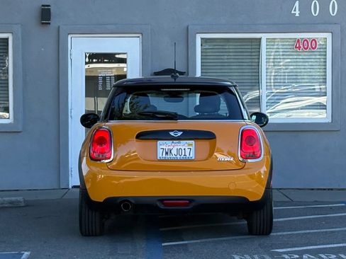 Used 2017 MINI Cooper 2-Door Hardtop FWD image 6