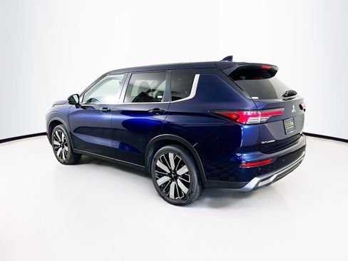 Used 2025 Mitsubishi Outlander SE AWD/4WD image 5