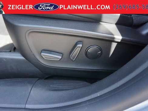 Used 2023 Ford Escape SE FWD image 18