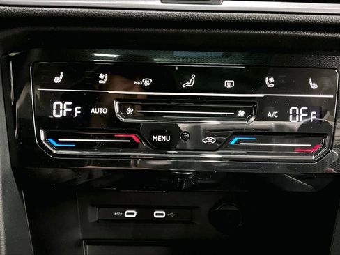 New 2026 Volkswagen Taos SEL image 21